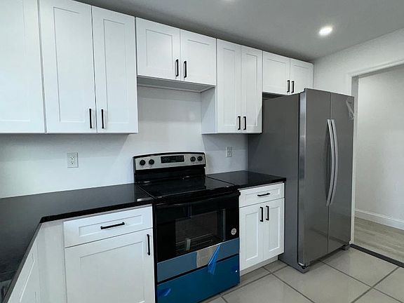 5th image of 87 Sullivan St #2