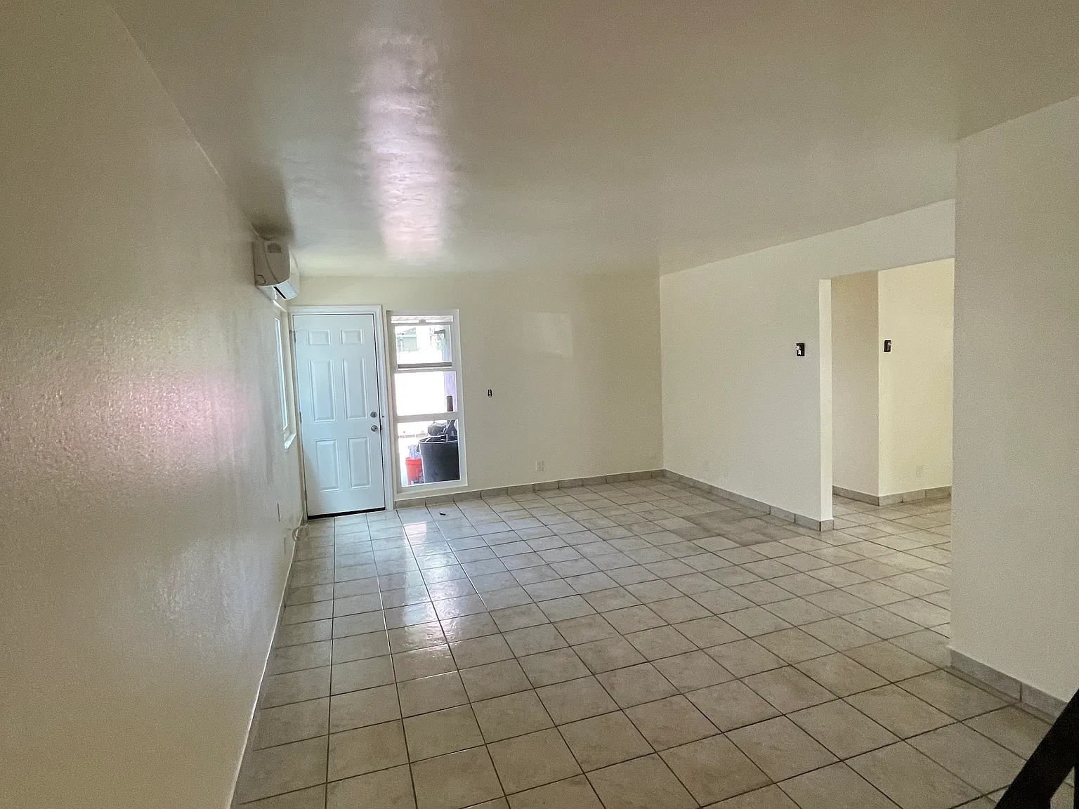 4 bed, 1350 sqft, $3,400 — Photo 2