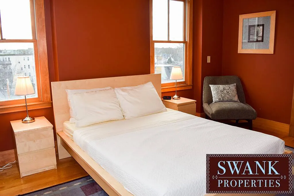 2 bed, $4,680 — Photo 3