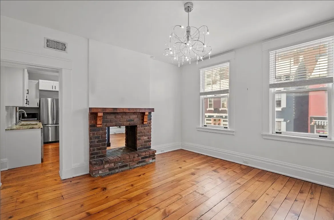 610 Main St - unit 2 — Photo 2