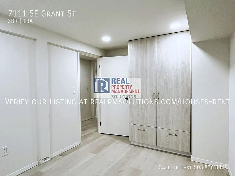 7111 SE Grant St — Photo 45