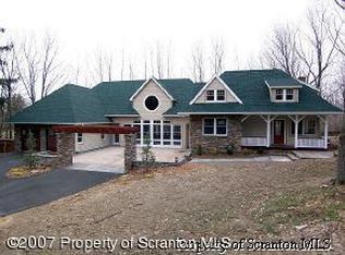 Carbondale Rd, Clarks Summit, PA 18411