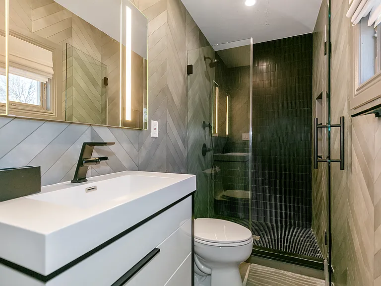 22 Olive St — Photo 15