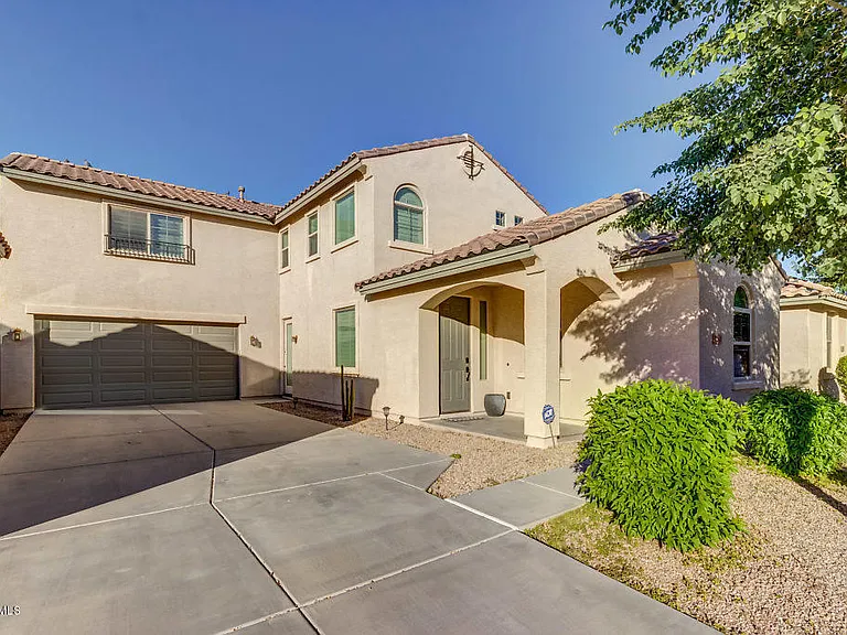 1704 W Pelican Dr — Photo 1