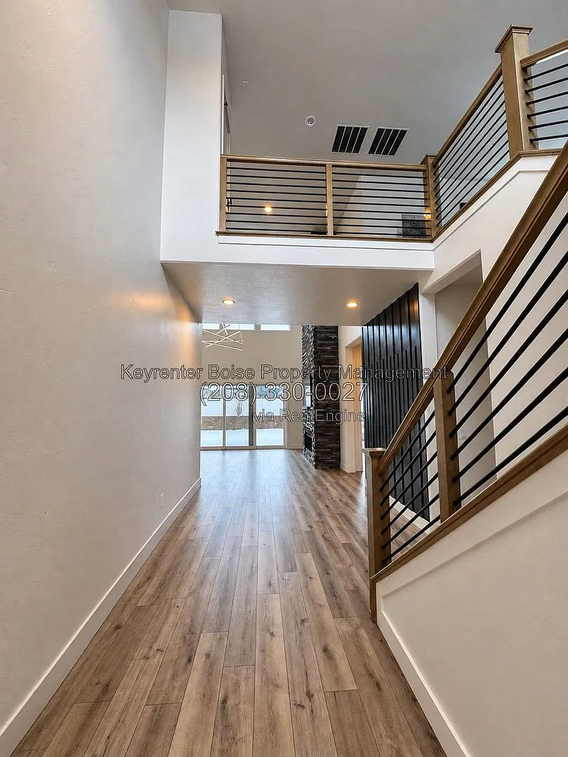 4 bed, 3.5 bath, 3230 sqft, $5,250 — Photo 2