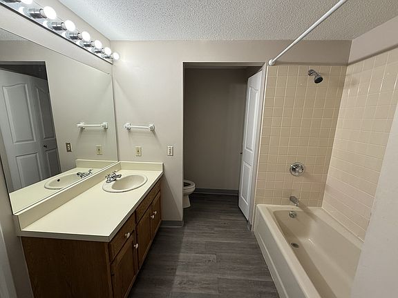 5th image of 34 Sumner Ave APT 208