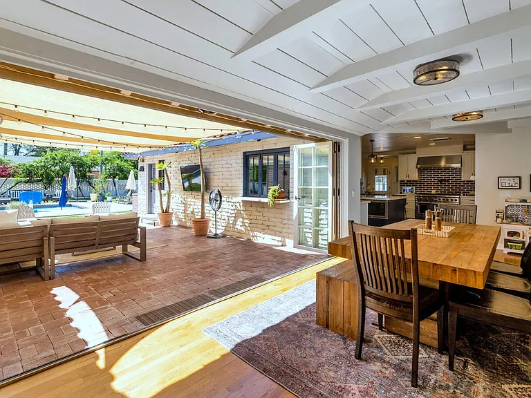 1021 W Encanto Blvd — Photo 6