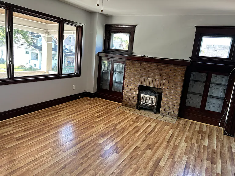 155 Roesch Ave #2 — Photo 6