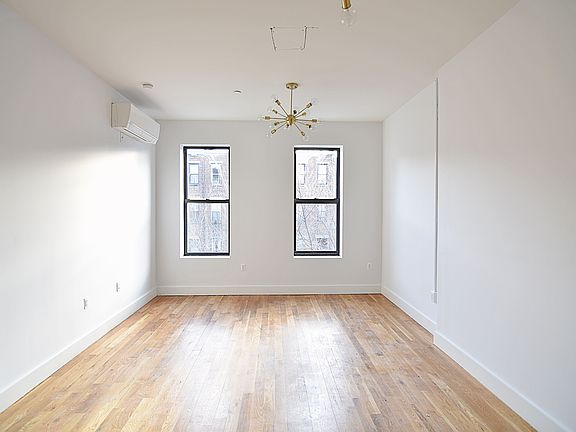 4th image of 10 W 122nd St #6R