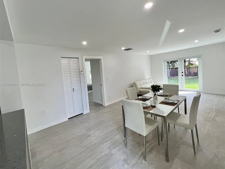 850 NE 127th St — Photo 22
