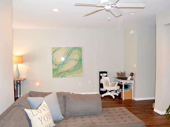 4th image of 525 31st St Unit 525