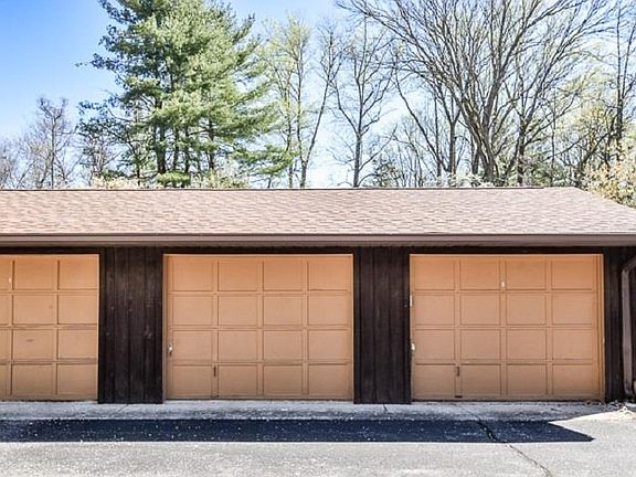 2nd image of 2335 E Winding Brook Cir