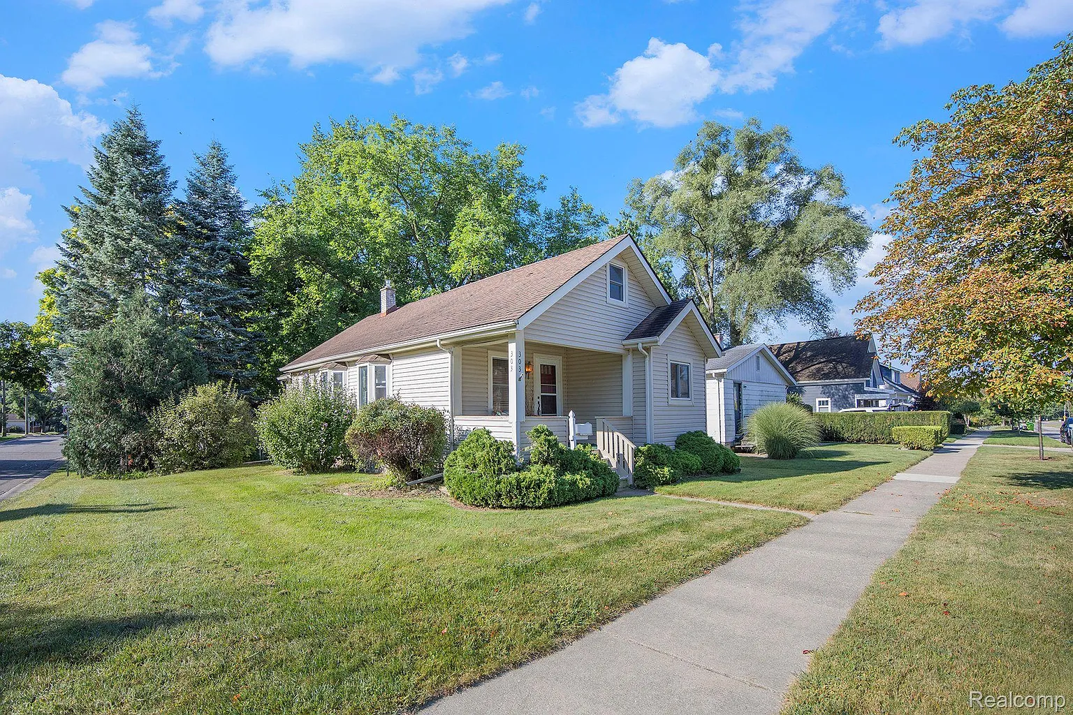 303 Woodward Ave photo 1