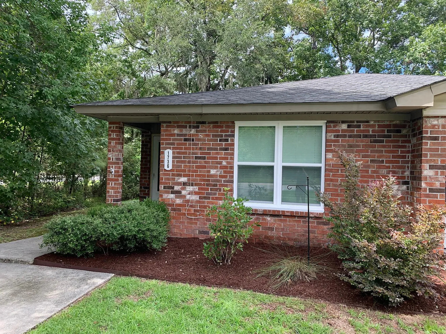 2 bed, 964 sqft, $1,400 — Photo 1