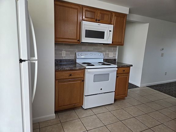 2nd image of 11047 Portage Rd APT 4