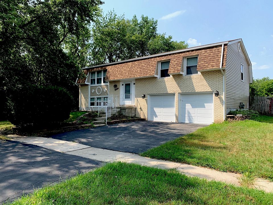 1st image of 17890 Country Club Ln