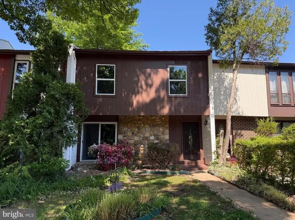 7266 Hillary St, Alexandria, VA 22315