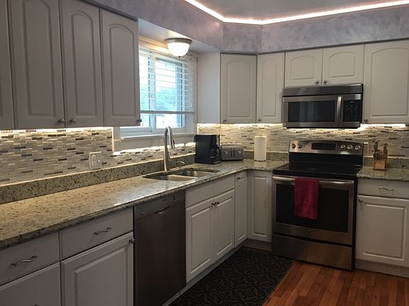 2nd image of 1801 Harwood Dr