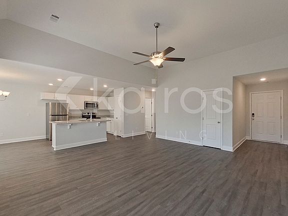 3rd image of 214 Lodgepole Pine Way
