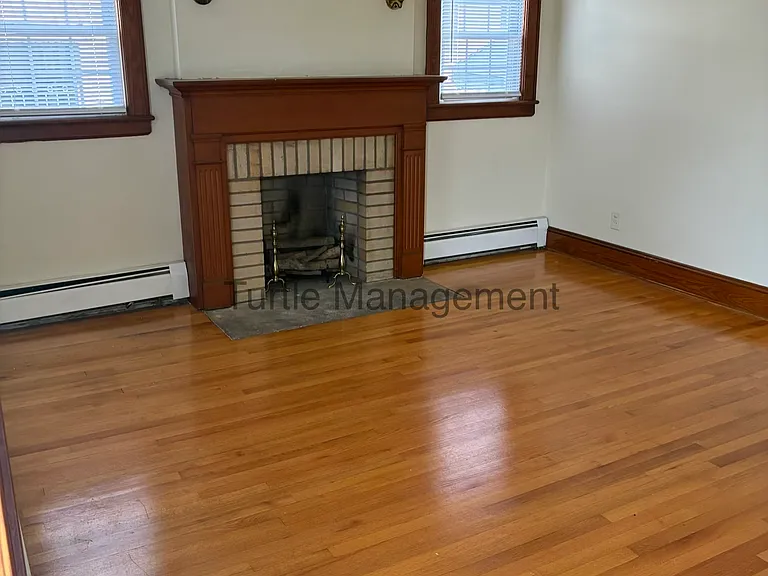 408 N Bruffey St — Photo 3