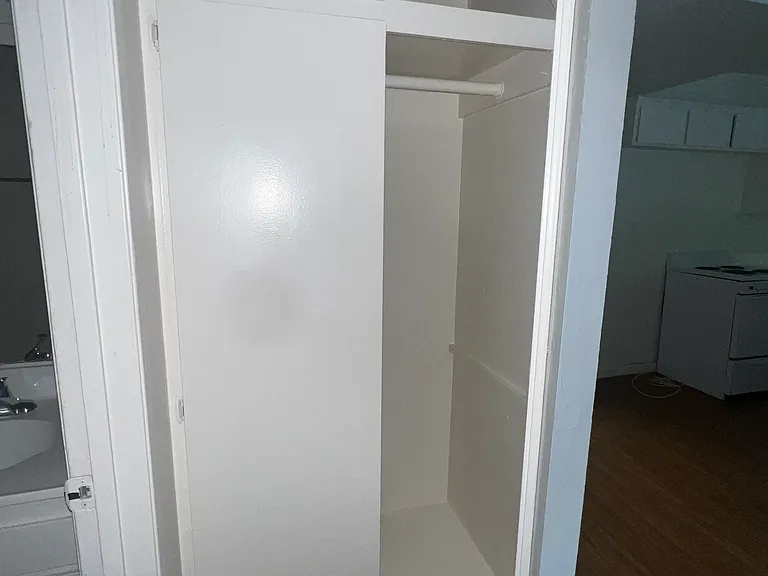 Lennox Lanai Apartments — Photo 37
