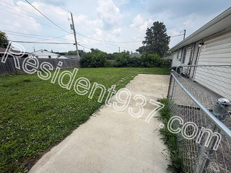 2059 Neff Rd — Photo 17