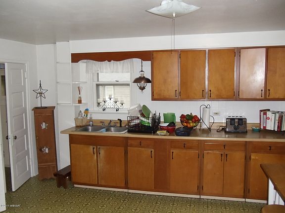 5th image of 1109 W Southern Ave S
