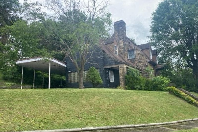 2nd image of 103 Sylvanus Ave