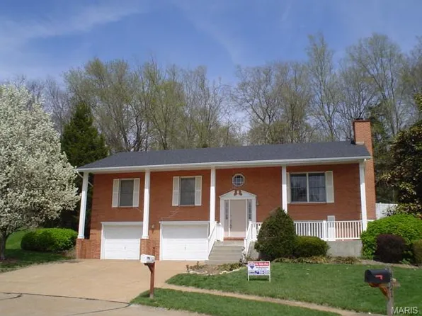 4627 Sienna Hills Pl, Saint Louis, MO 63128