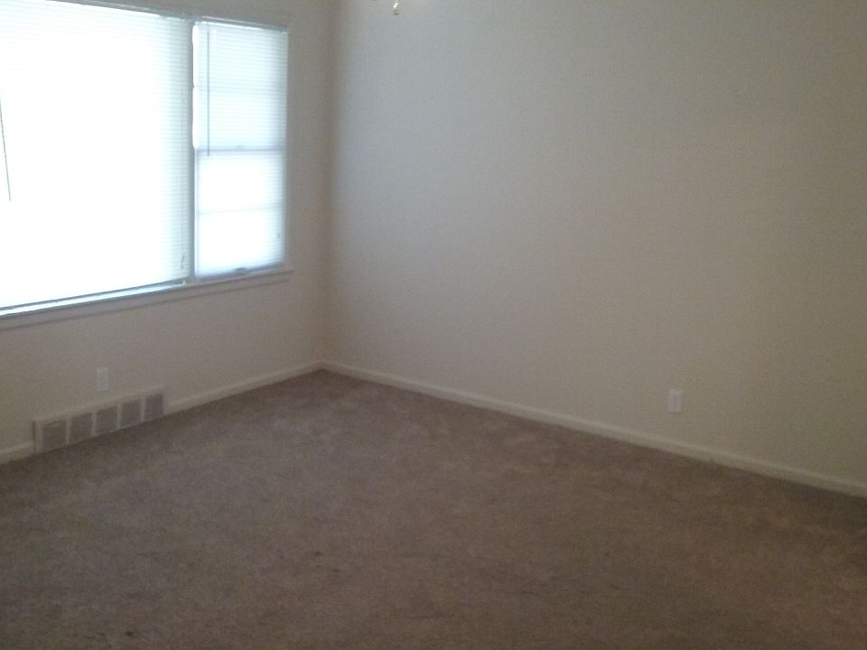 1st image of 10401 E 40th St