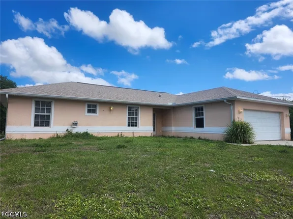 1055 Peach St, Lehigh Acres, FL 33936