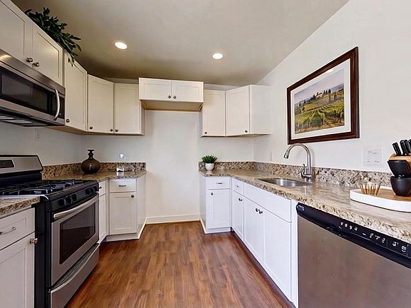 2nd image of 2617 Gates Ave APT C