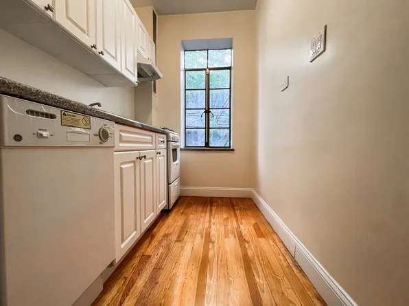 151 East 90th Street 4F image 5 of 6
