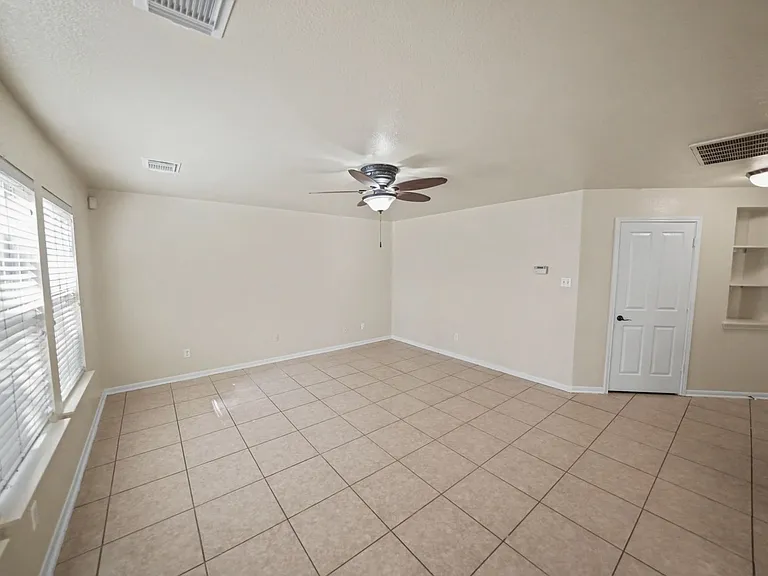 194 Laceleaf Ln — Photo 14