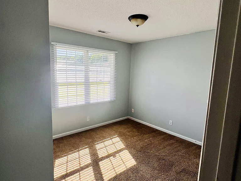 105 Foxtrail Dr — Photo 12