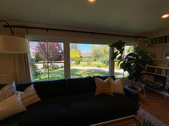 3rd image of 8 Avon Ct