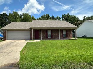 250 Hunters Run Dr, Haskell, AR 72015