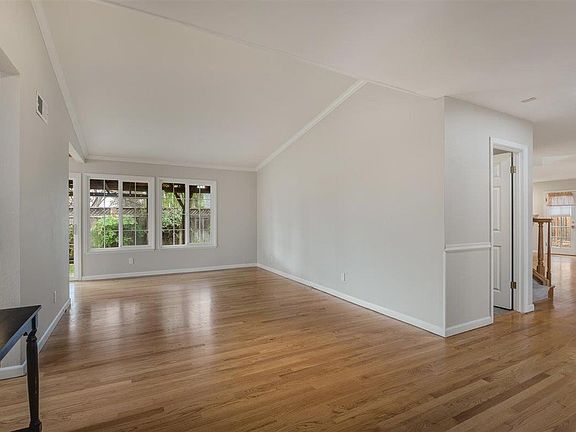 4th image of 16745 Feliz Ct