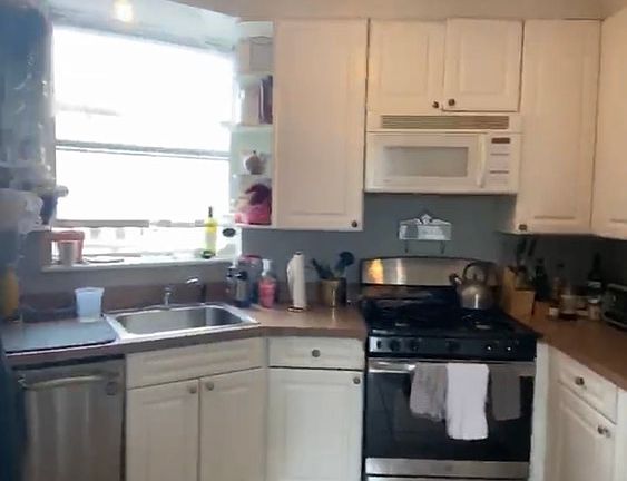 4th image of 190 E 2nd St APT 18