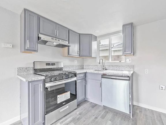 3rd image of 1030 N Pleasant Ave #A