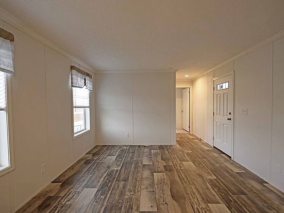 3rd image of 102 Devonshire Dr