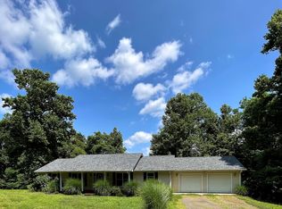 201 Sunrise Ln SE, Floyd, VA 24091