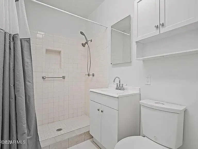 3222 Frankfort Ave #A — Photo 10