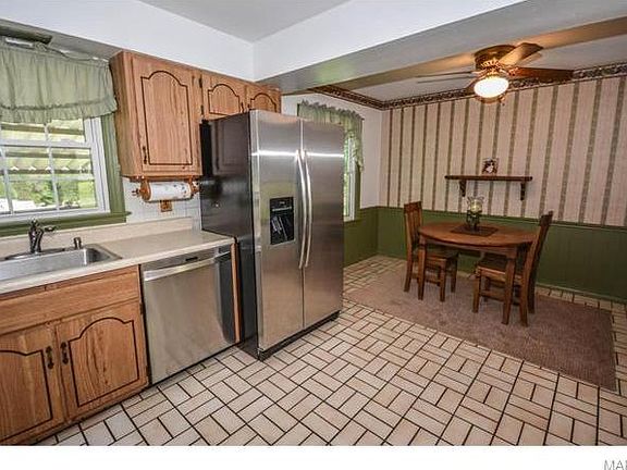 5th image of 200 Du Bourg Ln