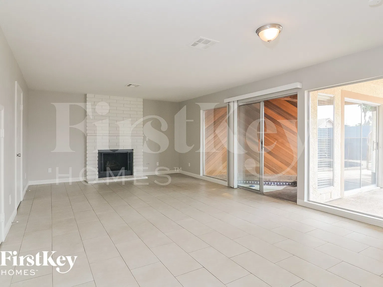 4 bed, 3.0 bath, 2209 sqft, $2,490 — Photo 3