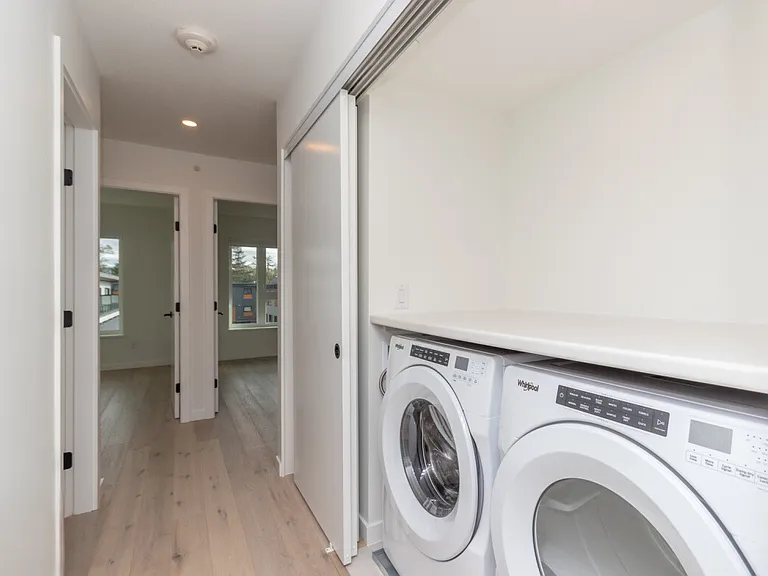 528 E 2nd St #32 — Photo 11