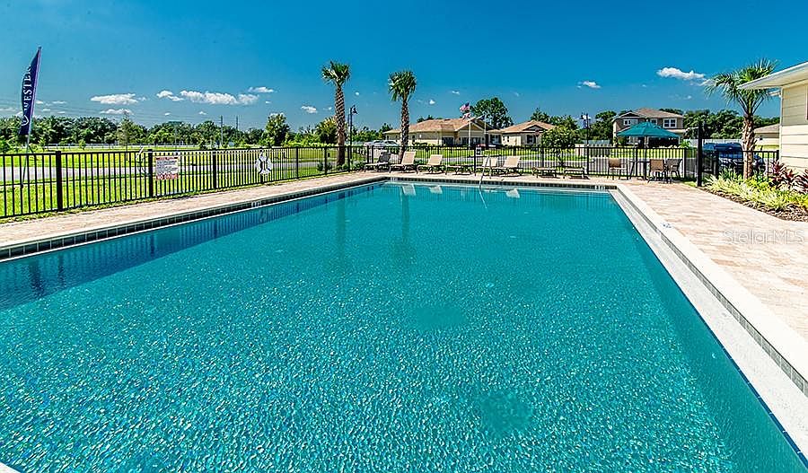 2nd image of 5724 Shaker Palm Pl