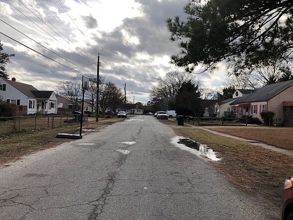 4th image of 11 Croatan Trl