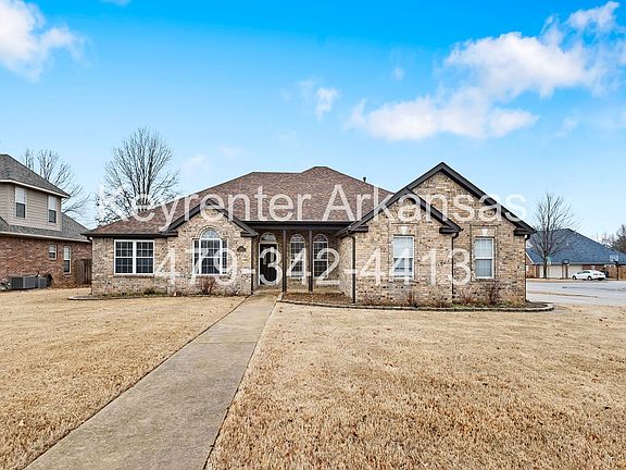 2nd image of 400 Lyndal Ln