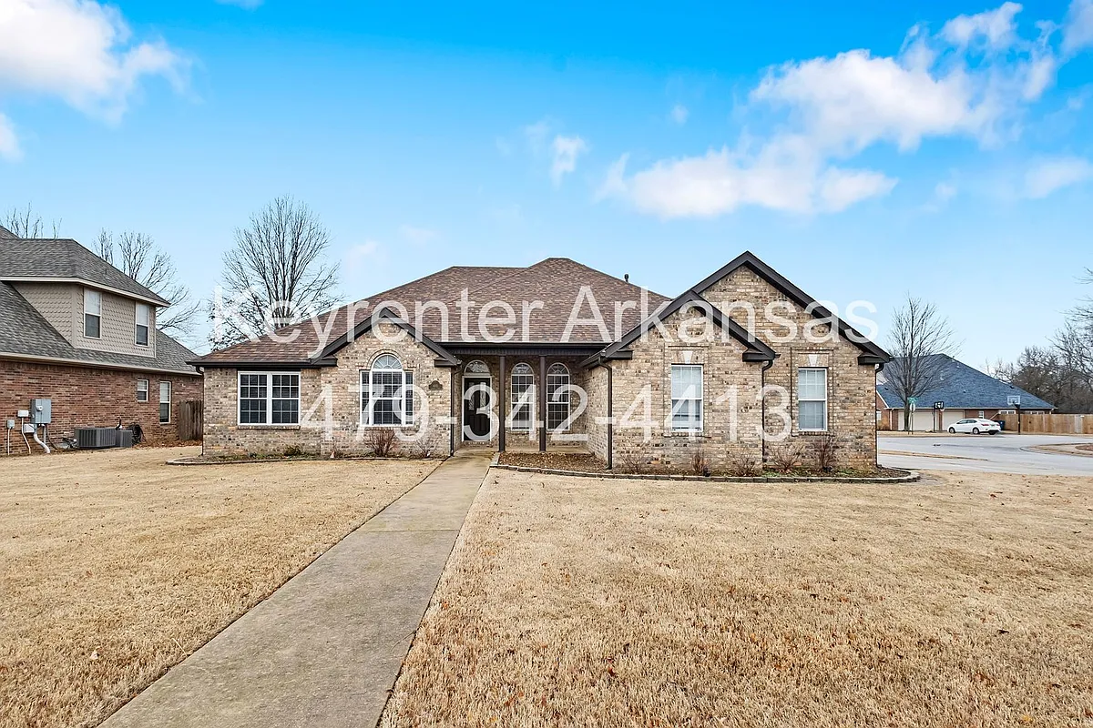 Building Photo - 400 Lyndal Ln